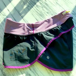Lululemon Women’s Run Swiftly Shorts Size 8 Purple Stripe & Black